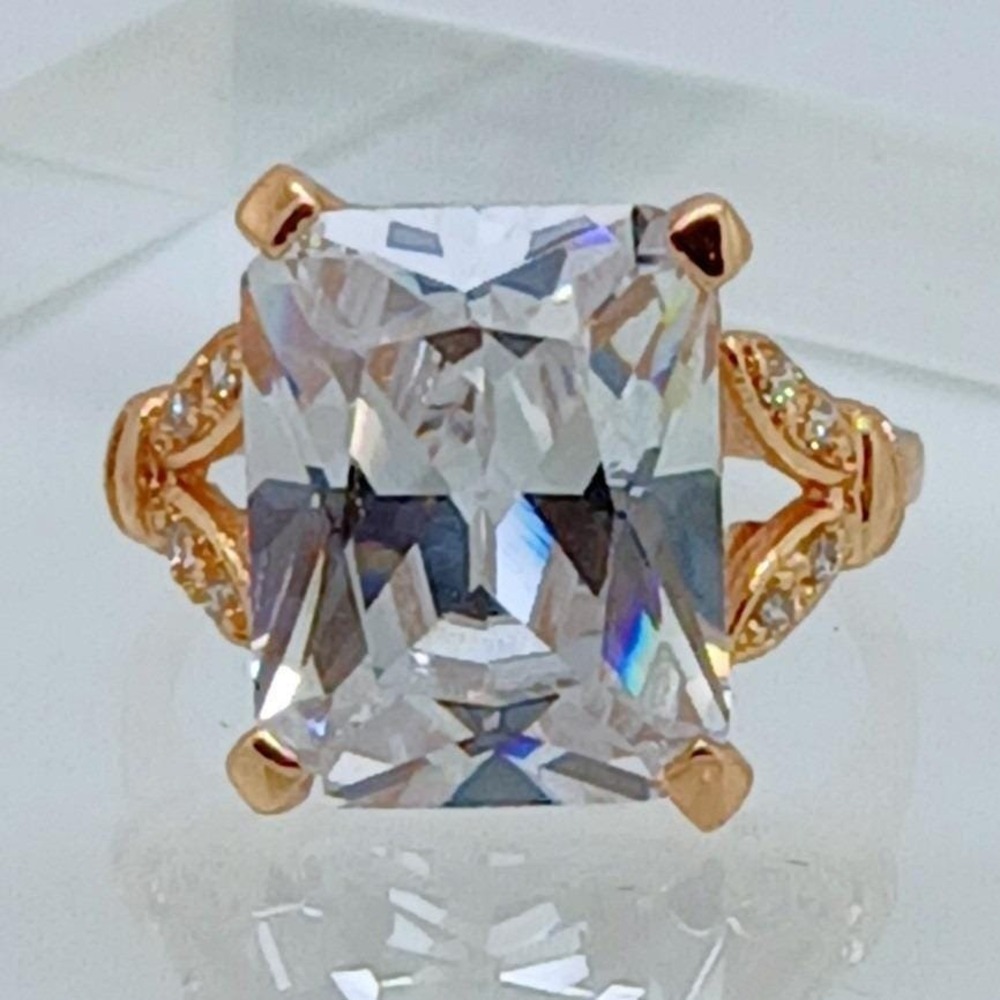 Vintage Gold Tone Emerald Cut‎ Cubic Zirconia Statement Cocktail Ring Size 7.5